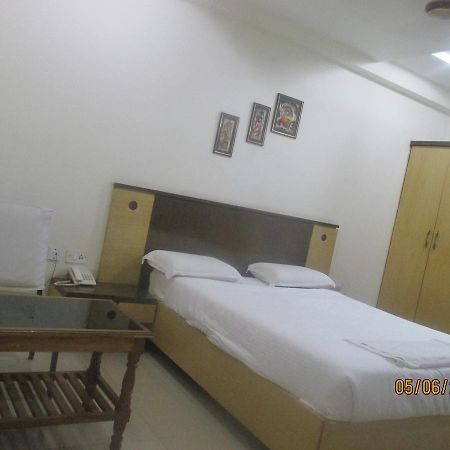 A.R Grand Hotel 维沙卡帕特南 外观 照片